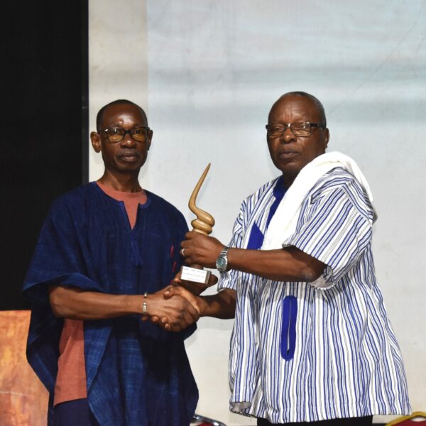 Art’Plastic Award : Acte I – Récompense de 14 artistes plasticiens et acteurs